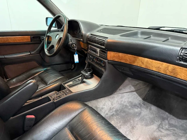 Bmw - 735i - oldtimer - 1986 - afbeelding 8 van  35