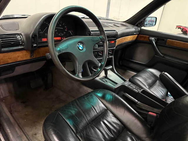 Bmw - 735i - oldtimer - 1986 - afbeelding 11 van  35