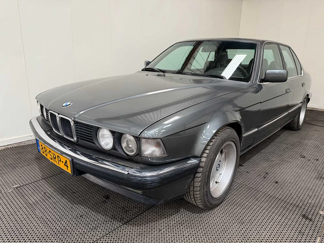 Bmw - 735i - oldtimer - 1986 - afbeelding 12 van  35