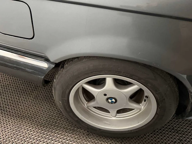 Bmw - 735i - oldtimer - 1986 - afbeelding 26 van  35