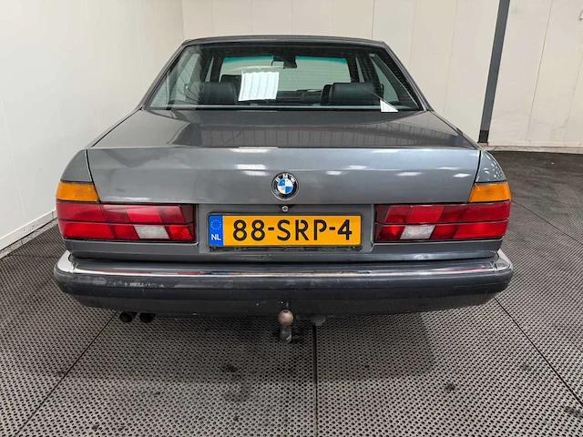 Bmw - 735i - oldtimer - 1986 - afbeelding 35 van  35