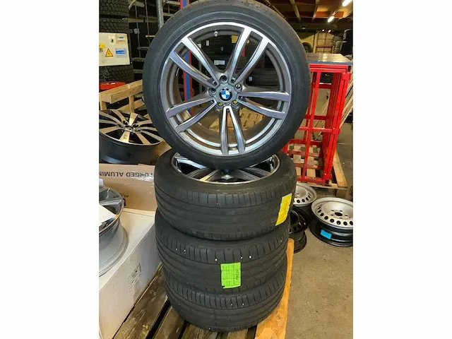 Bmw - 740 xdrive - 19” velg met zomerbanden (4x) - afbeelding 2 van  8