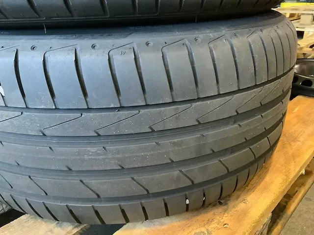 Bmw - 740 xdrive - 19” velg met zomerbanden (4x) - afbeelding 8 van  8