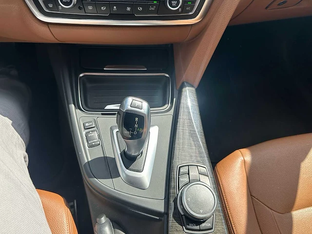 Bmw - automaat - 2013 - 3-serie gran turismo - 320i executive - personenauto - afbeelding 4 van  17
