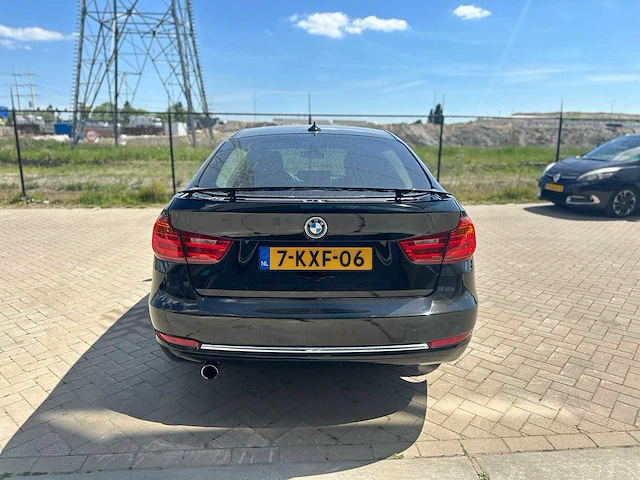 Bmw - automaat - 2013 - 3-serie gran turismo - 320i executive - personenauto - afbeelding 12 van  17