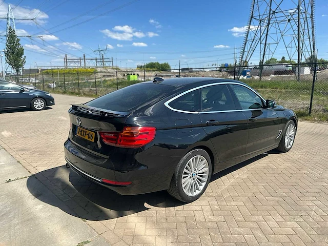 Bmw - automaat - 2013 - 3-serie gran turismo - 320i executive - personenauto - afbeelding 13 van  17
