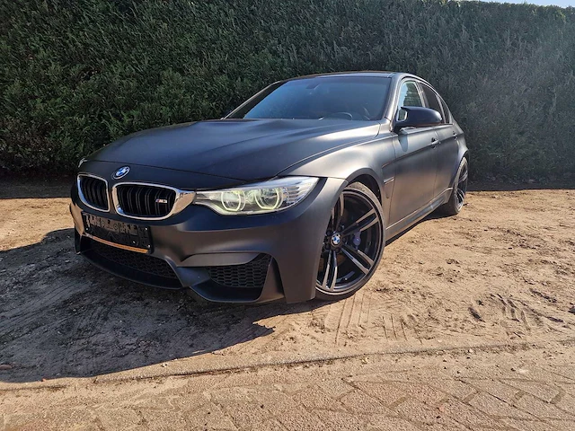Bmw - m3 - frozen black - carbon dak - manual - 2016 - afbeelding 23 van  34