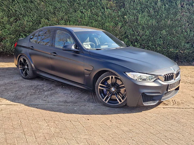 Bmw - m3 - frozen black - carbon dak - manual - 2016 - afbeelding 33 van  34