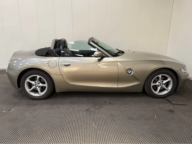 Bmw - roadster z4 - cabriolet - personenauto - 2005 - afbeelding 4 van  37