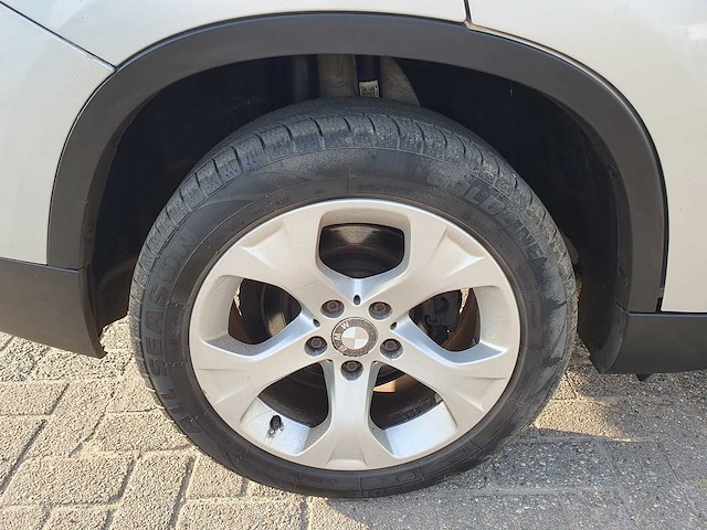 Bmw - x1 - sdrive18d executive - car - 2011 - afbeelding 9 van  21