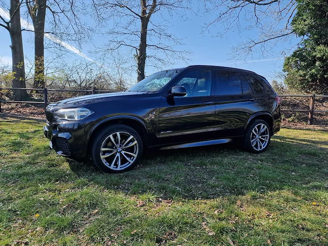 Bmw - x5 - xdrive30d high exec. - 2014 - 2-zlh-26 - afbeelding 21 van  27