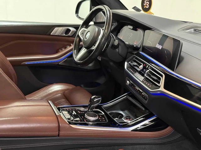 Bmw - x7 - xdrive40i - personenauto - 7 persoons - 2019 - afbeelding 15 van  47