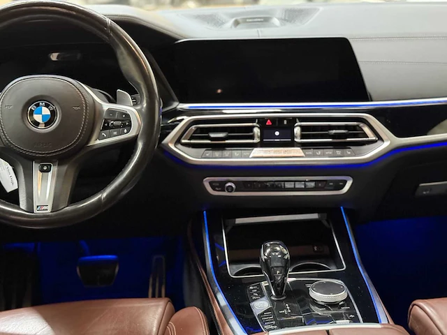 Bmw - x7 - xdrive40i - personenauto - 7 persoons - 2019 - afbeelding 16 van  47