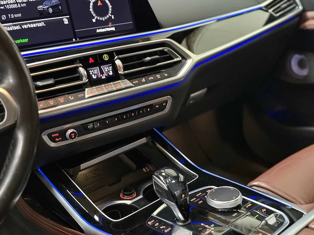 Bmw - x7 - xdrive40i - personenauto - 7 persoons - 2019 - afbeelding 17 van  47