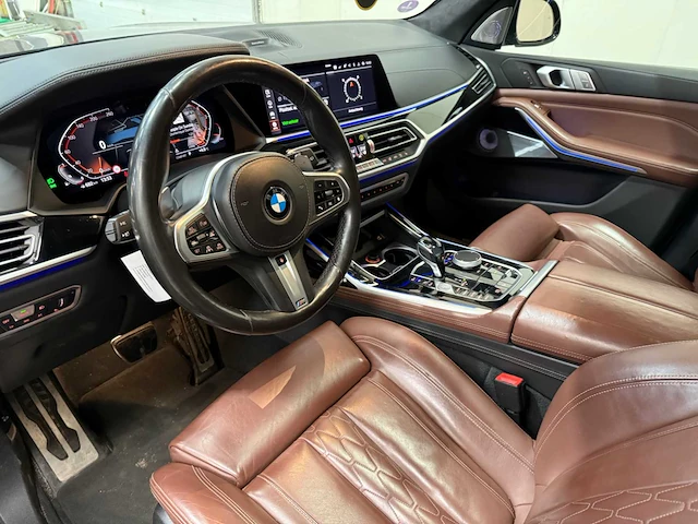 Bmw - x7 - xdrive40i - personenauto - 7 persoons - 2019 - afbeelding 18 van  47