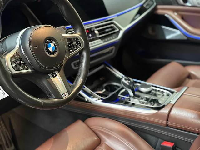 Bmw - x7 - xdrive40i - personenauto - 7 persoons - 2019 - afbeelding 21 van  47