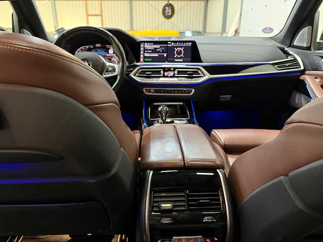 Bmw - x7 - xdrive40i - personenauto - 7 persoons - 2019 - afbeelding 24 van  47