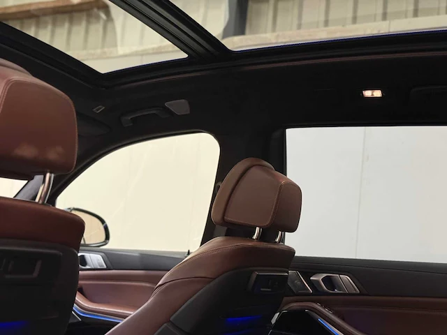 Bmw - x7 - xdrive40i - personenauto - 7 persoons - 2019 - afbeelding 29 van  47