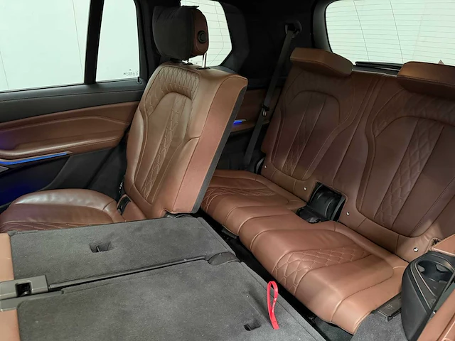 Bmw - x7 - xdrive40i - personenauto - 7 persoons - 2019 - afbeelding 31 van  47