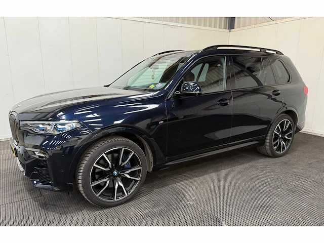Bmw - x7 - xdrive40i - personenauto - 7 persoons - 2019 - afbeelding 23 van  47