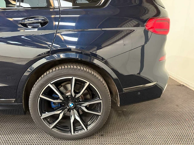 Bmw - x7 - xdrive40i - personenauto - 7 persoons - 2019 - afbeelding 40 van  47