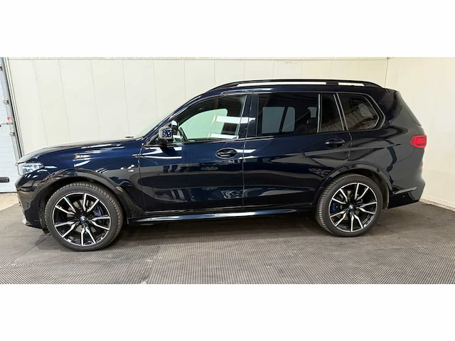 Bmw - x7 - xdrive40i - personenauto - 7 persoons - 2019 - afbeelding 34 van  47