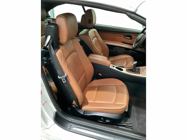 Bmw -3-serie - cabrio - 318i - personenauto - 2011 - afbeelding 15 van  28