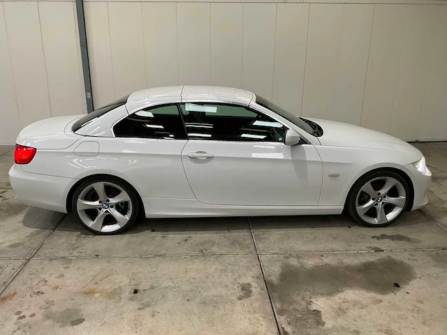 Bmw -3-serie - cabrio - 318i - personenauto - 2011 - afbeelding 3 van  28