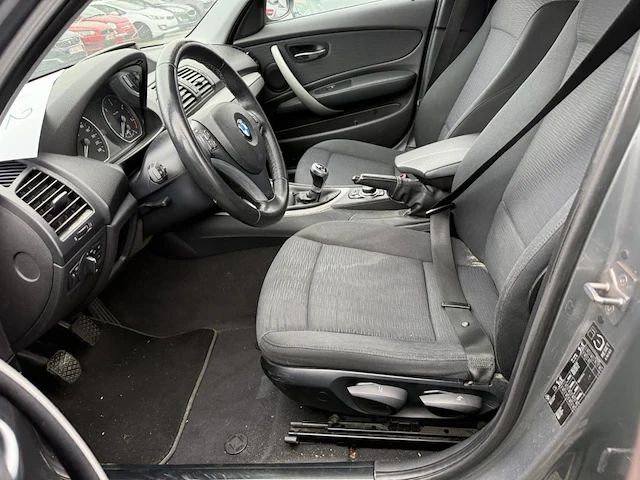 Bmw 1 hatch (e87) 116 d 115,2010 - afbeelding 23 van  25