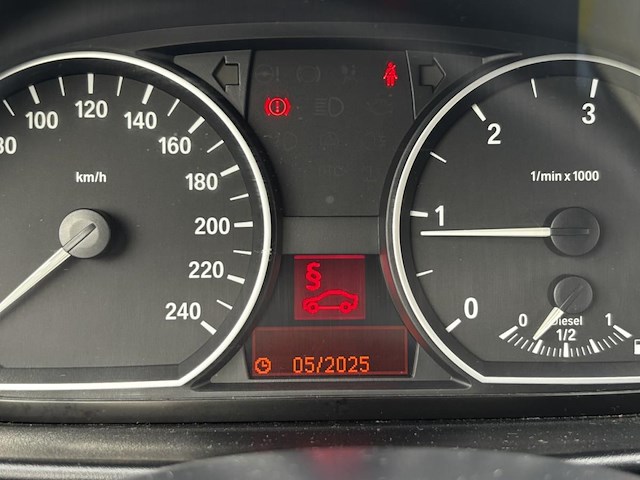 Bmw 1 hatch (e87) 116 d crossed flag, 2010 - afbeelding 8 van  26