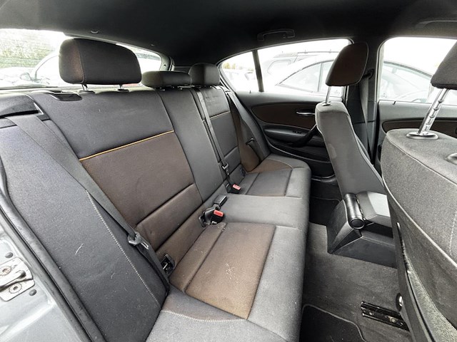 Bmw 1 hatch (e87) 116 d crossed flag, 2010 - afbeelding 14 van  26