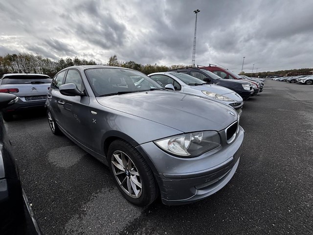 Bmw 1 hatch (e87) 116 d crossed flag, 2010 - afbeelding 20 van  26