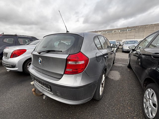 Bmw 1 hatch (e87) 116 d crossed flag, 2010 - afbeelding 21 van  26