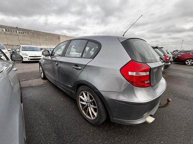 Bmw 1 hatch (e87) 116 d crossed flag, 2010 - afbeelding 23 van  26