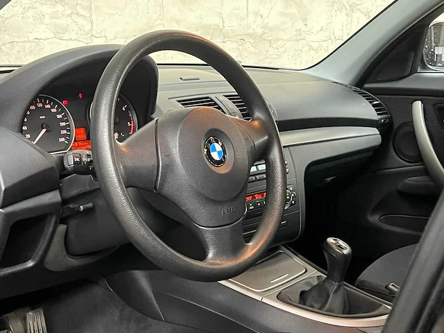 Bmw 1-serie 116d 116pk 2011 - afbeelding 28 van  51