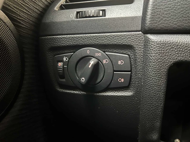 Bmw 1-serie 116d 116pk 2011 - afbeelding 34 van  51