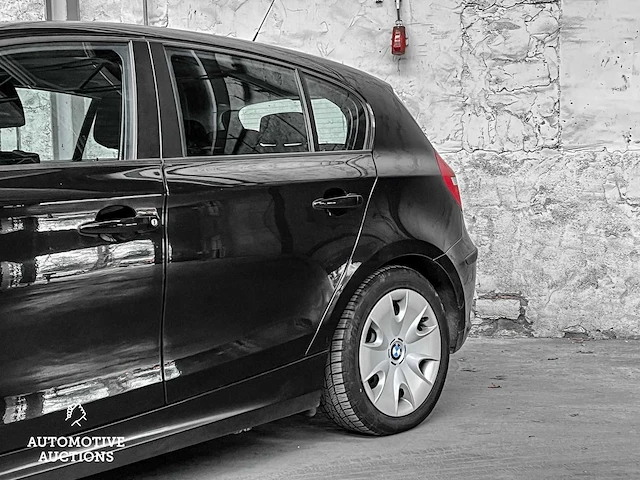Bmw 1-serie 116d 116pk 2011 - afbeelding 3 van  51