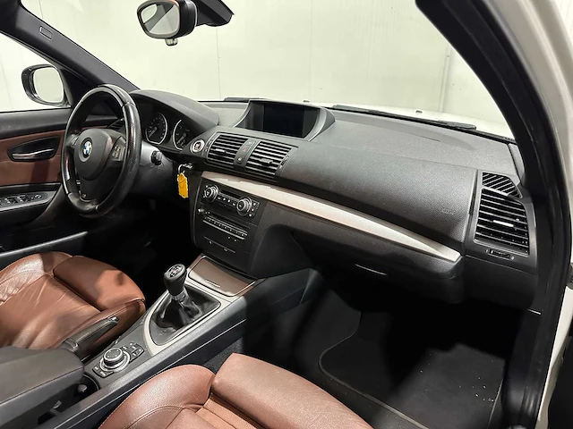 Bmw 1-serie 116i effdyn.bnsl.ued 87-rdf-3 - afbeelding 11 van  23