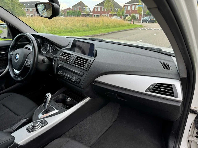 Bmw 1-serie 118i business+ automaat 5-deurs clima 55-xpg-4 - afbeelding 2 van  33