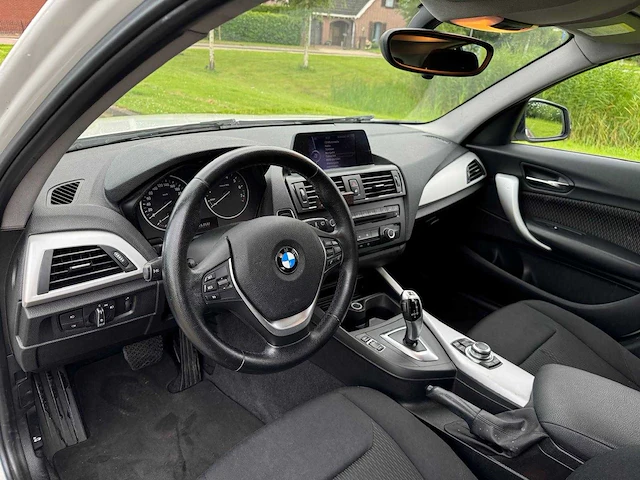 Bmw 1-serie 118i business+ automaat 5-deurs clima 55-xpg-4 - afbeelding 15 van  33