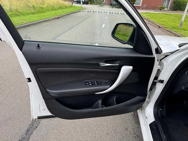 Bmw 1-serie 118i business+ automaat 5-deurs clima 55-xpg-4 - afbeelding 16 van  33