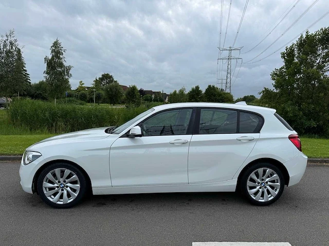 Bmw 1-serie 118i business+ automaat 5-deurs clima 55-xpg-4 - afbeelding 23 van  33