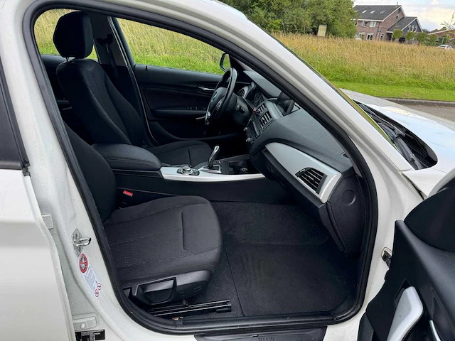 Bmw 1-serie 118i business+ automaat 5-deurs clima 55-xpg-4 - afbeelding 33 van  33