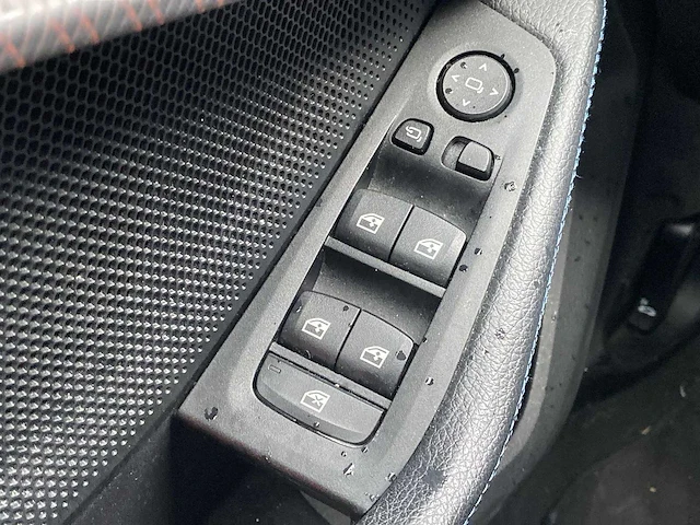 Bmw 1-serie 118i high executive 2020 | t-577-jb - afbeelding 2 van  30