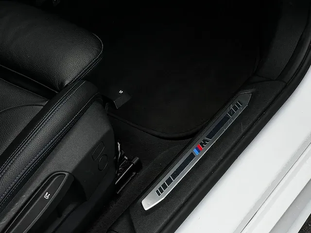 Bmw 1-serie 118i high executive edition | k-319-kt - afbeelding 2 van  41