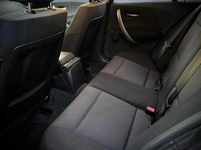 Bmw 1-serie 118i high executive origineel nederlands nap 72-rn-rp - afbeelding 12 van  17