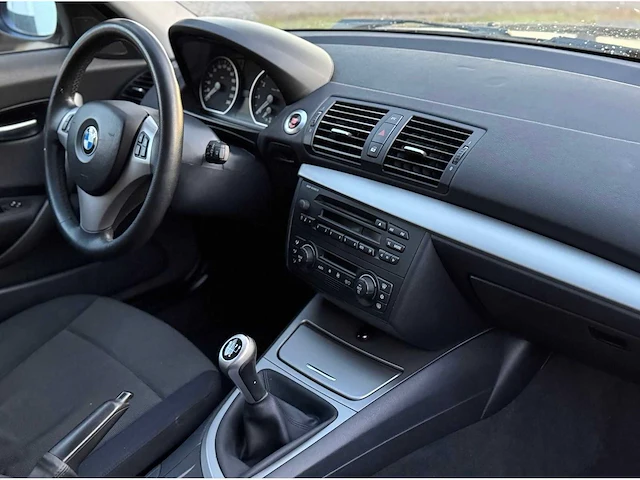 Bmw 1-serie 118i high executive origineel nederlands nap 72-rn-rp - afbeelding 14 van  17