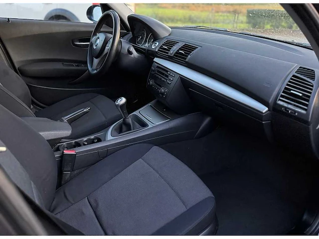 Bmw 1-serie 118i high executive origineel nederlands nap 72-rn-rp - afbeelding 16 van  17