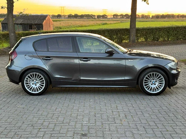 Bmw 1-serie 118i high executive origineel nederlands nap 72-rn-rp - afbeelding 6 van  17