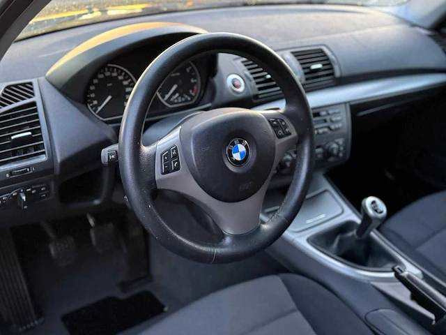 Bmw 1-serie 118i high executive origineel nederlands nap 72-rn-rp - afbeelding 9 van  17